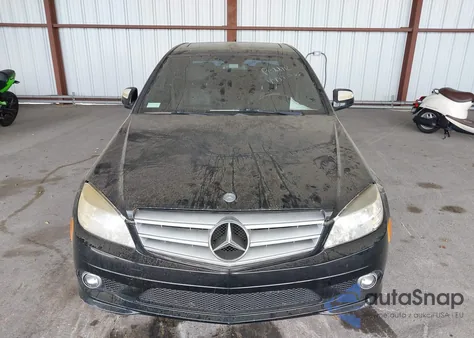 2009 Mercedes-Benz C 300 Luxury/Sport z USA, uszkodzony, nr VIN WDDGF54X89F225624